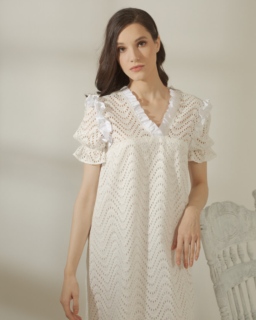 CS0A8096-2 Dela Sierra in White - Image 1