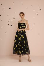 Lane in Black and Yellow - Image 3