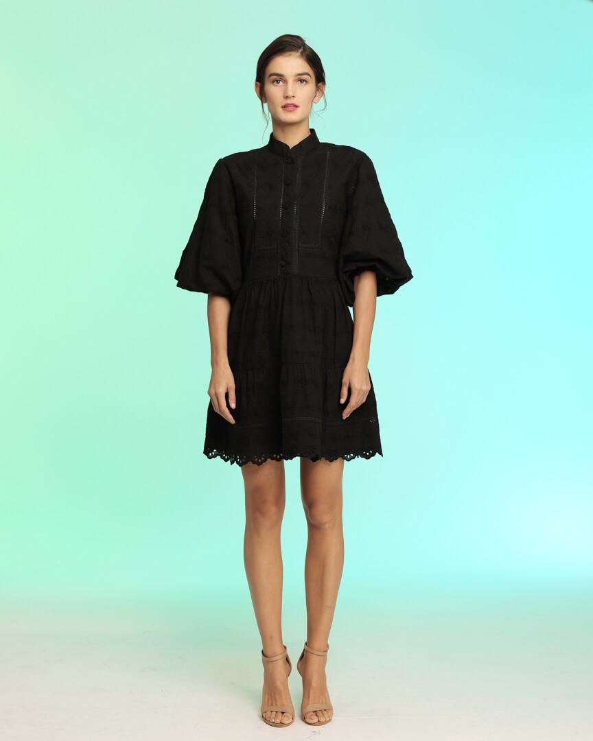 Aleta in Black