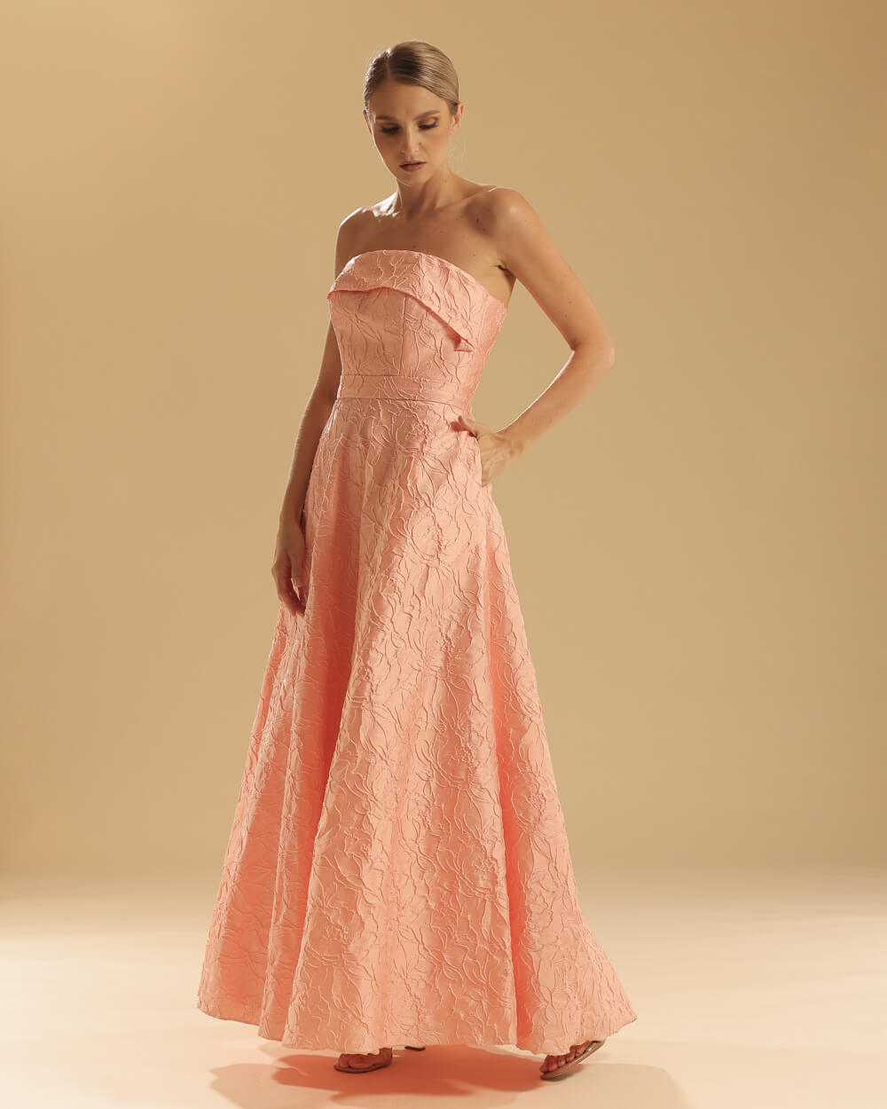 070A4460 Cilantro in Apricot - Image 1
