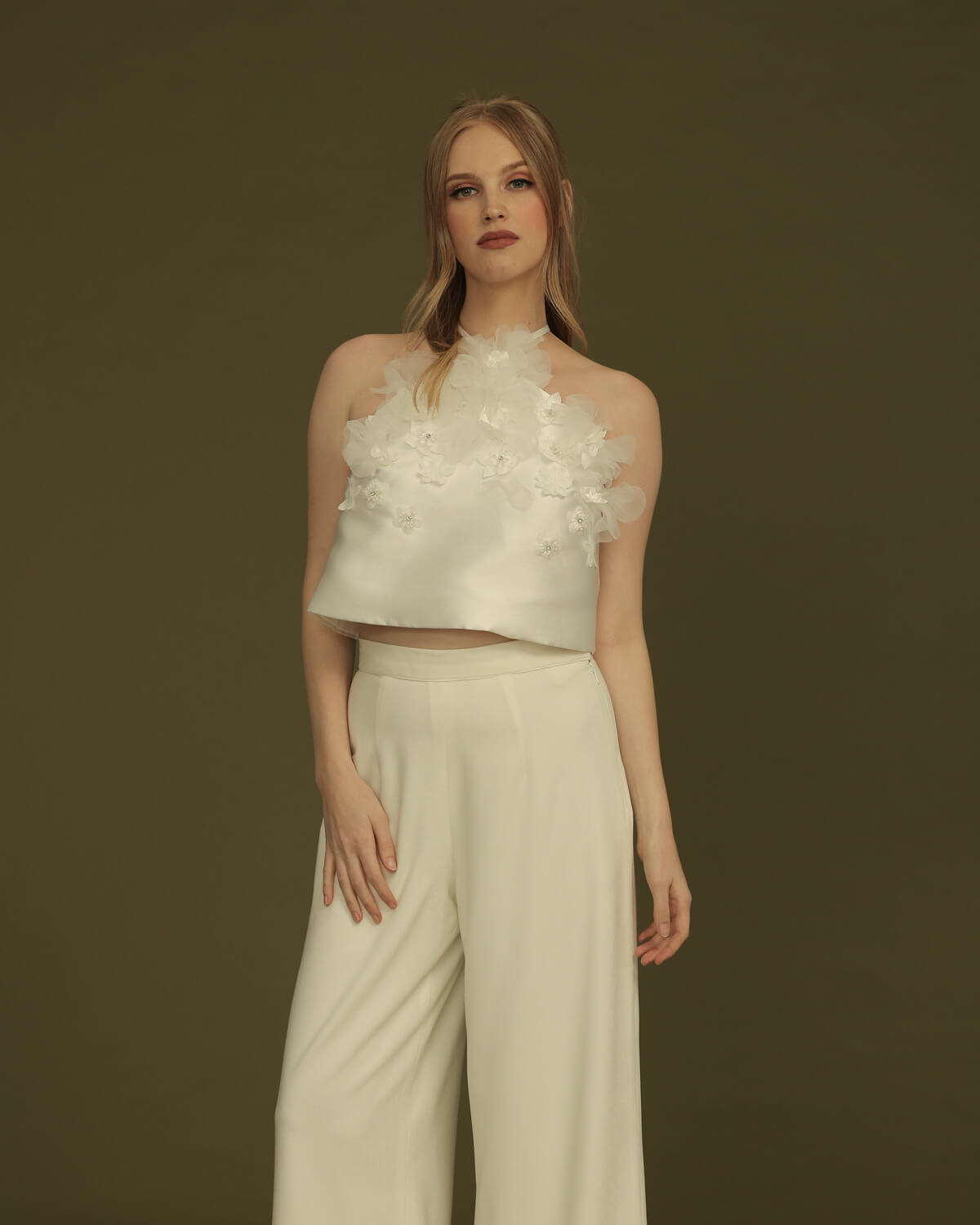 070A0032 Alois in Ivory - Image 1