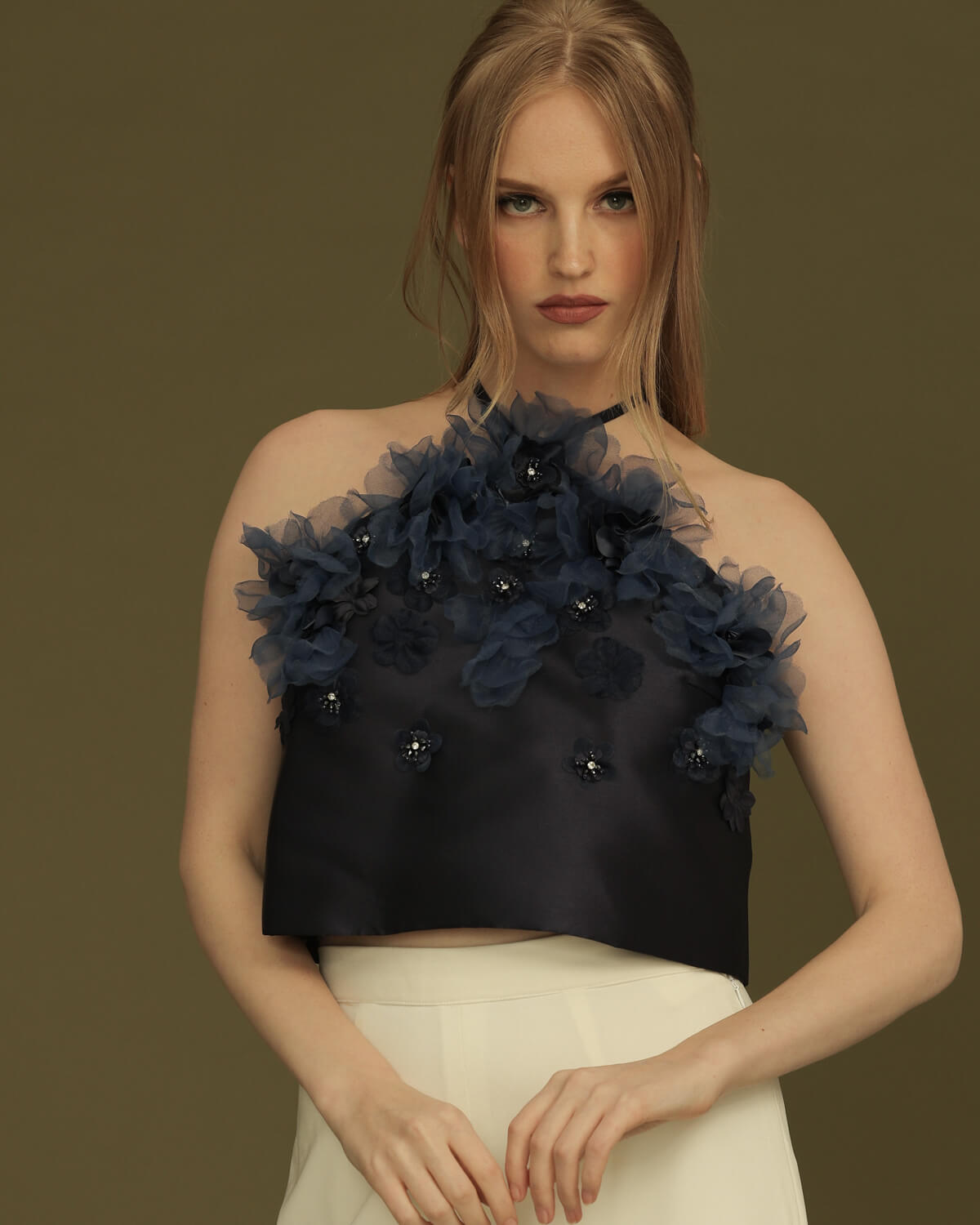 070A0100 Alois in Midnight - Image 1