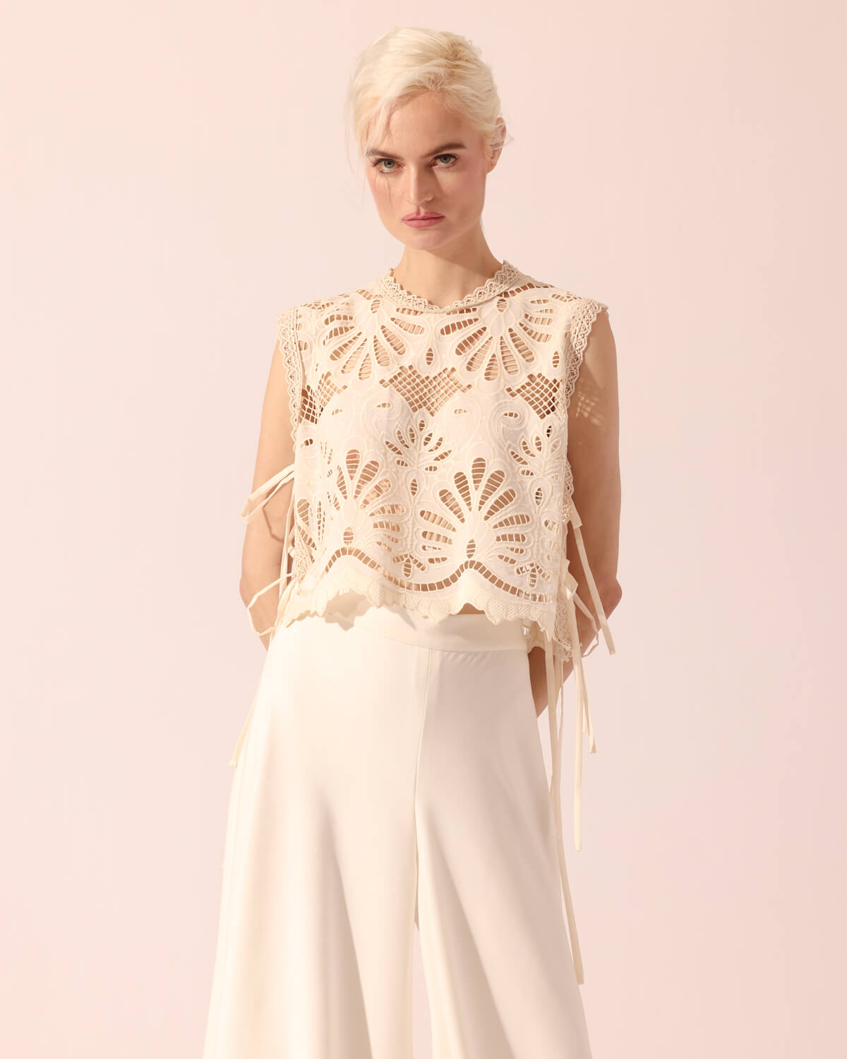 Aphrodite in Cream